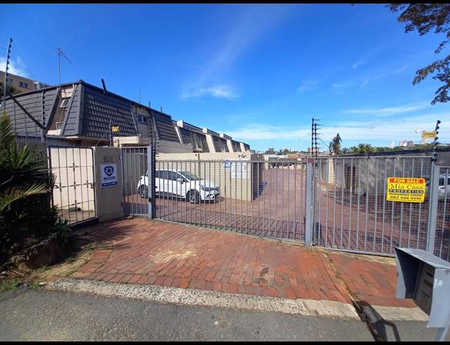 2 BEDROOM TOWNHOUSE FOR SALE IN MAYVILLE